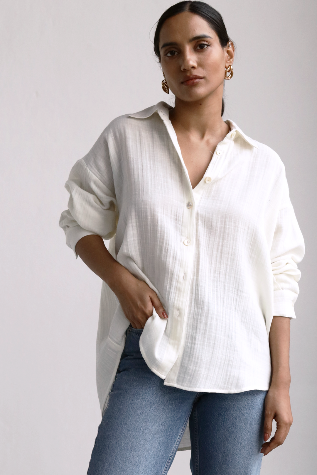 Martina Oversized Shirt : Cloud White – OZiSS