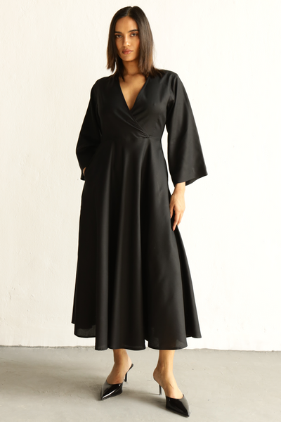 Ellasandra Pocket Dress: Ivory Black